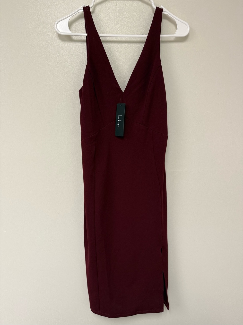 Lulu's Deep Burgundy Autumn Wedding Guest Dress NWT Medium Fall V-Neck Midi